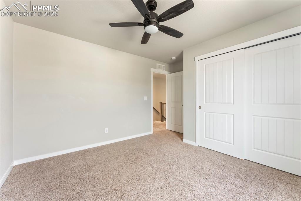 Image 21 of 47: Bedroom