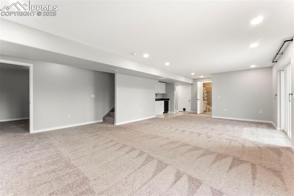 Image 29 of 47: Living Room