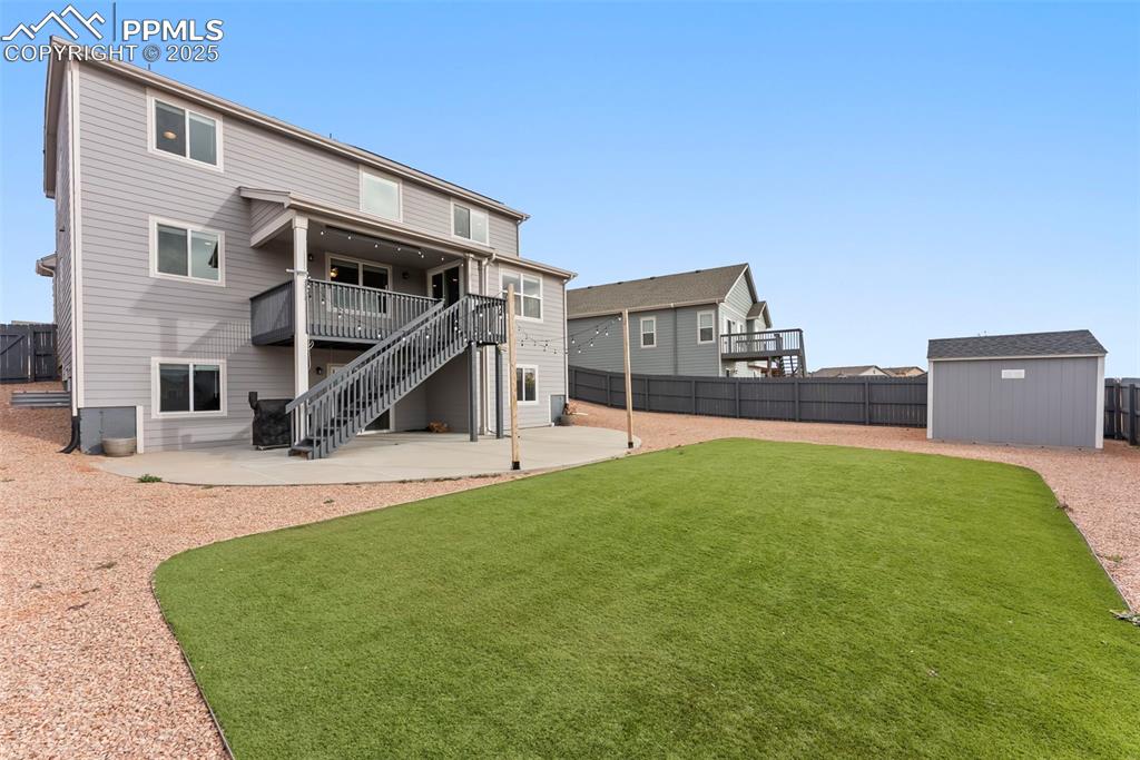 Image 40 of 47: Back of Structure