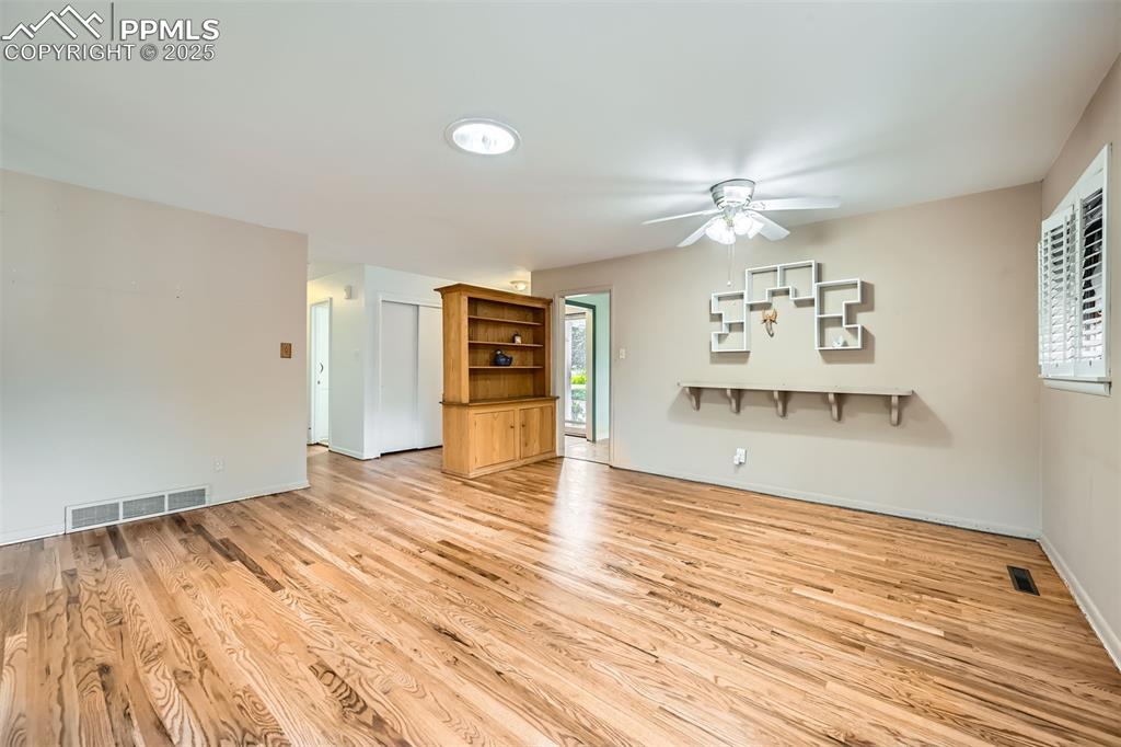 Image 10 of 33: Main Level Living