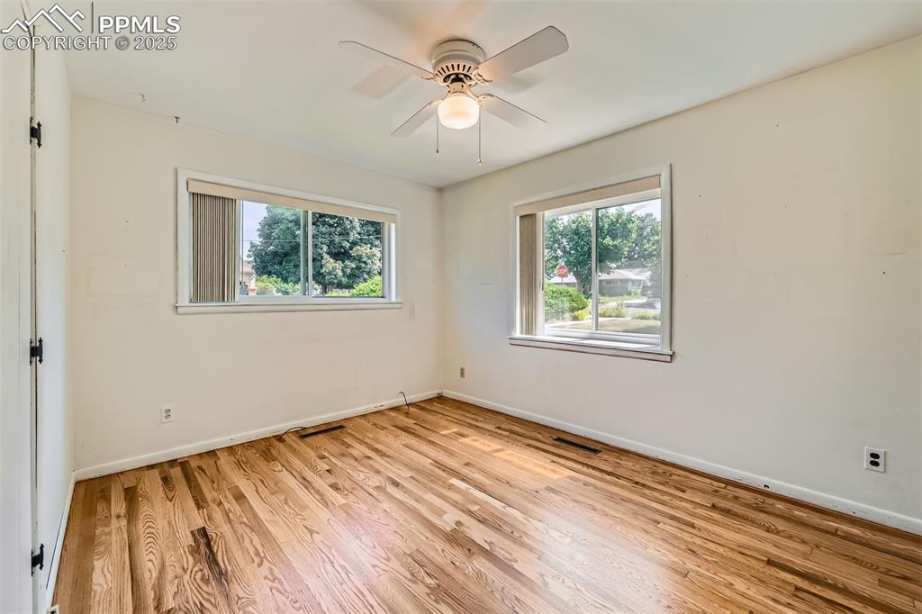 Image 20 of 33: BDRM 2