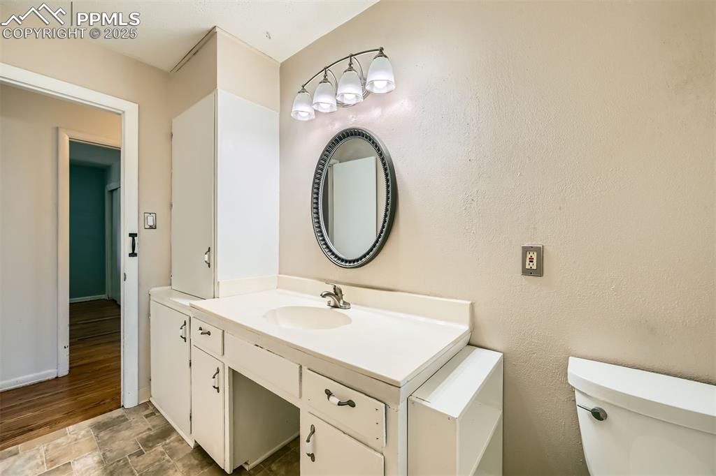 Image 26 of 33: 3/4 Bathroom