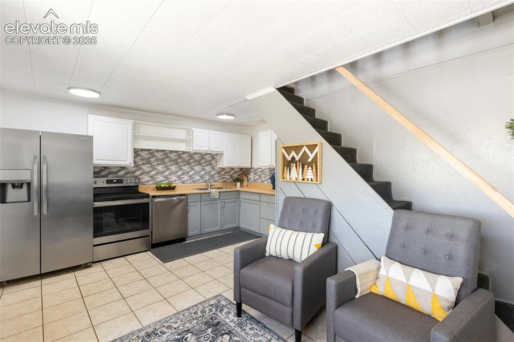 Image 9 of 40: Living Room
