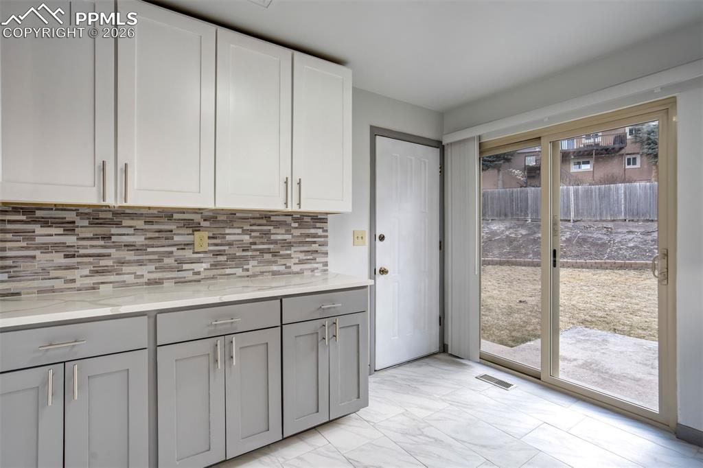 Image 10 of 41: Kitchen