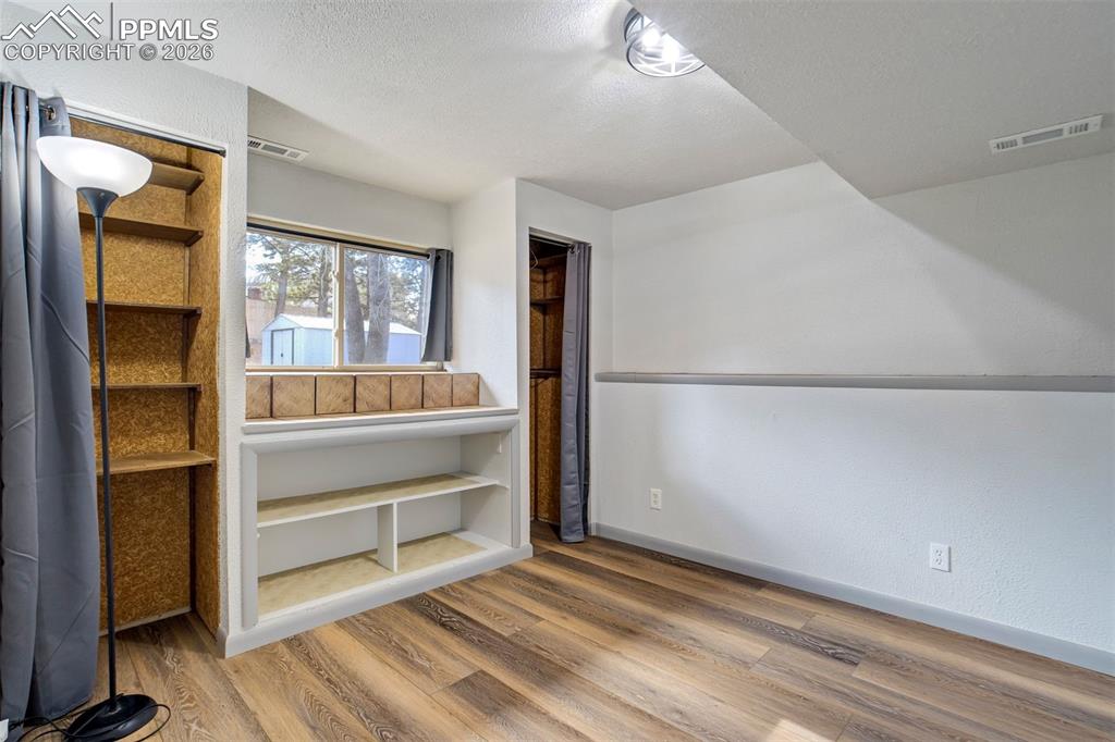 Image 20 of 41: Bedroom