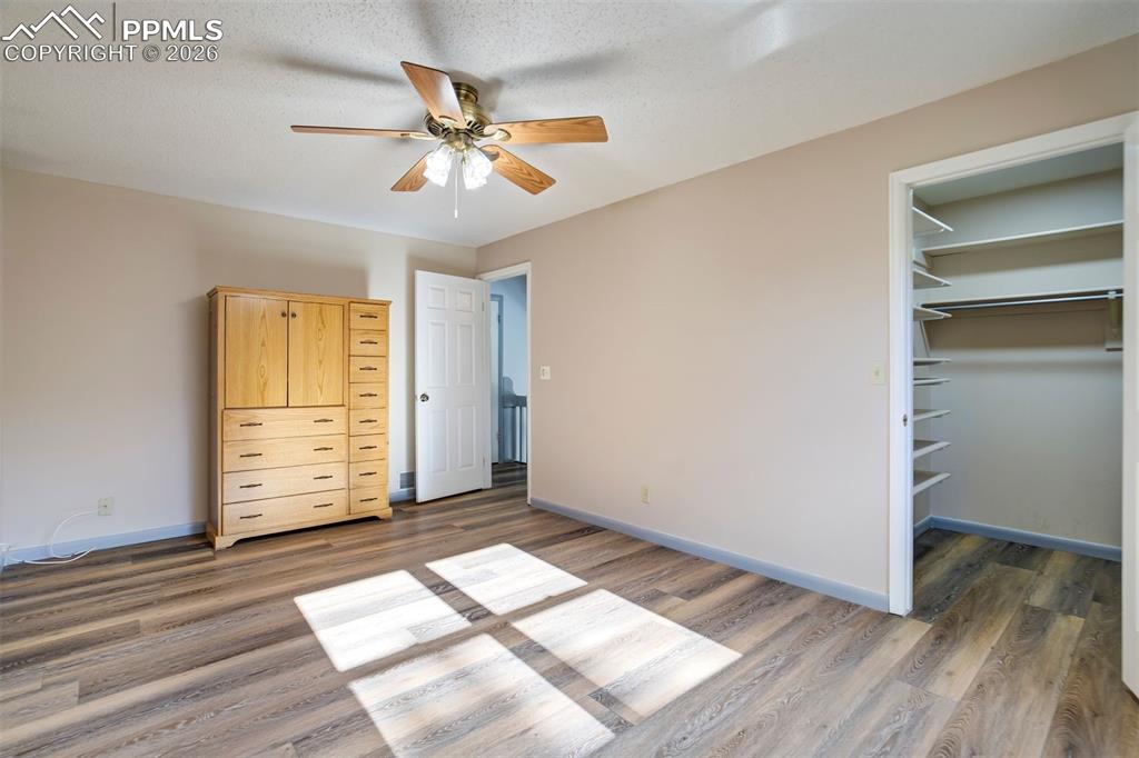 Image 29 of 41: Bedroom