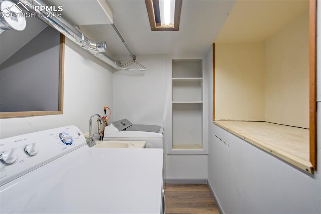 Image 30 of 41: Laundry