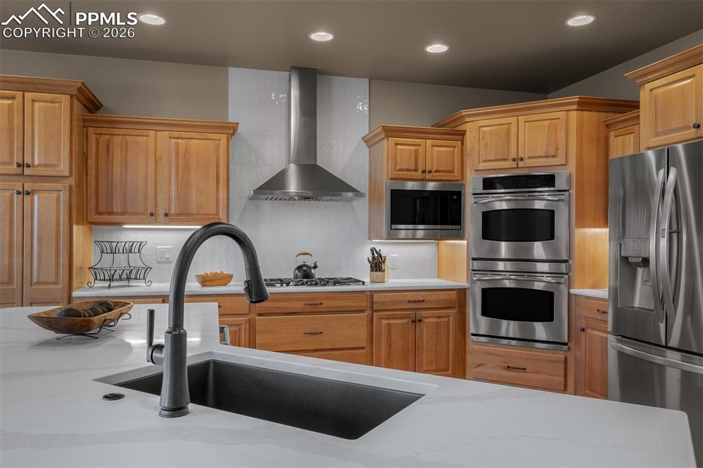 Image 16 of 49: Kitchen