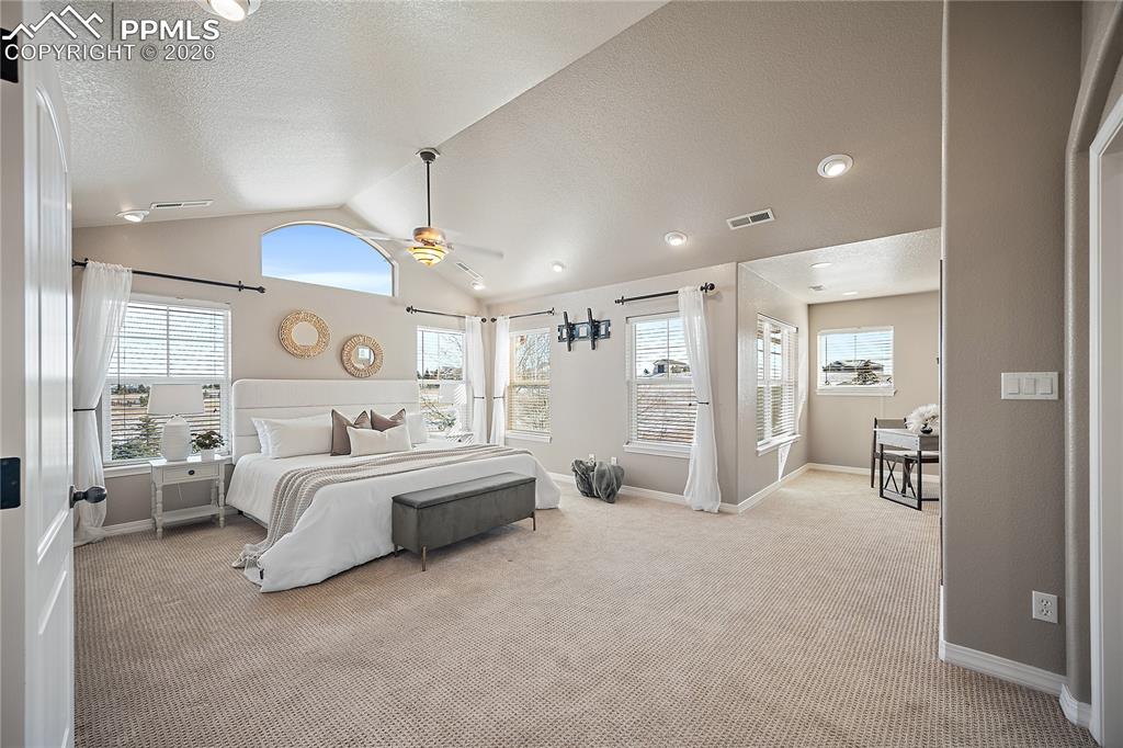 Image 26 of 49: Bedroom