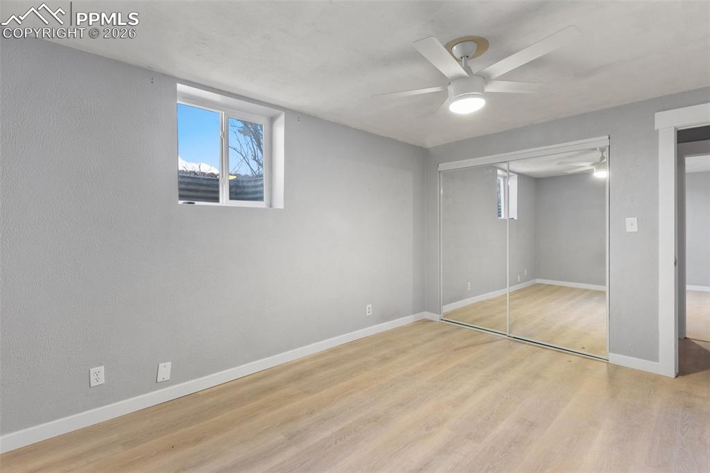 Image 18 of 36: Bedroom