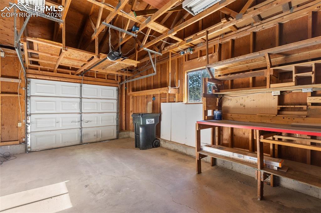 Image 36 of 36: Garage