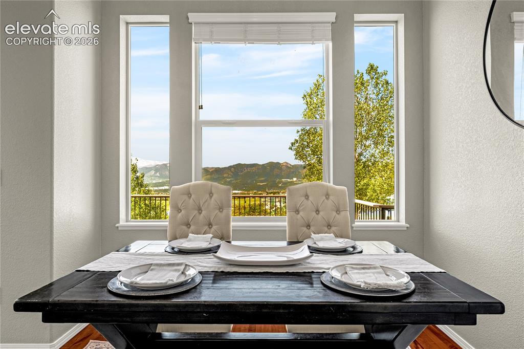 Image 14 of 41: Dining Area