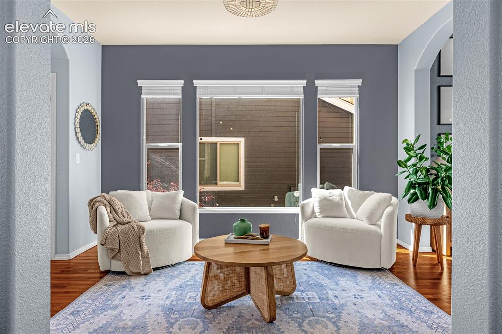 Image 15 of 42: Sitting Room