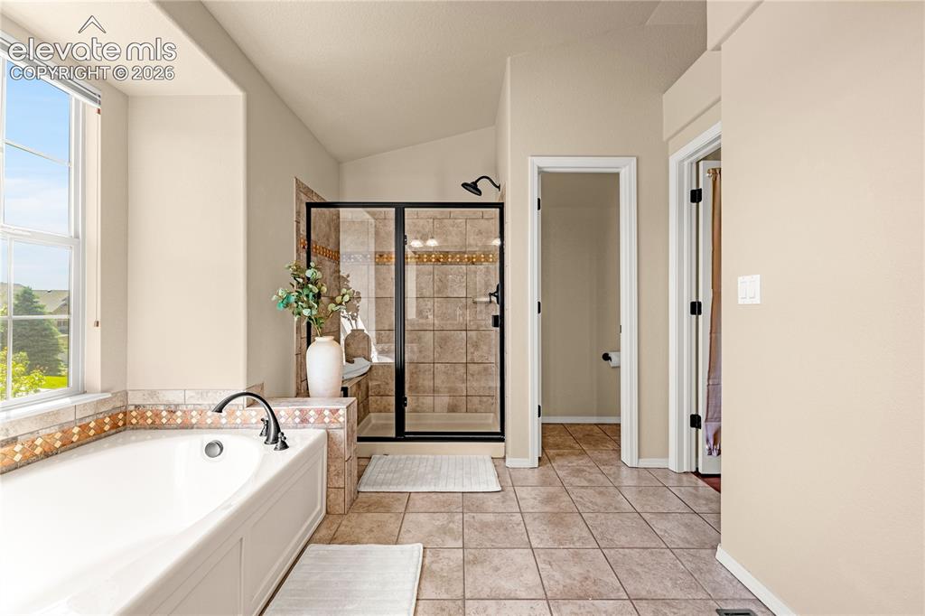 Image 24 of 41: Deluxe Primary Bath Suite