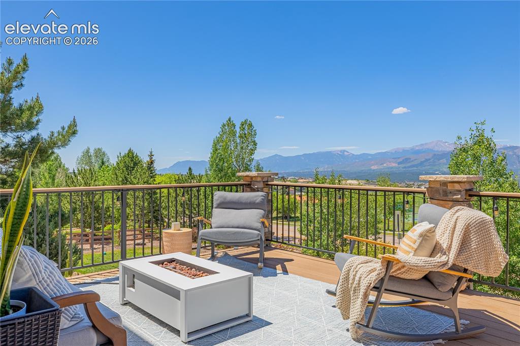 Image 3 of 41: INCREDIBLE sweeping unobstructed views