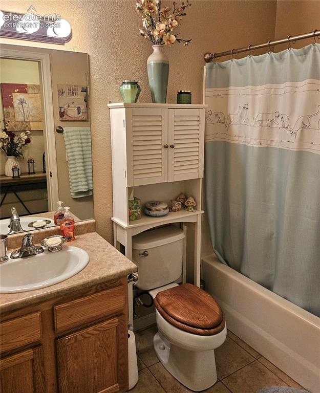 Image 18 of 24: second bathroom