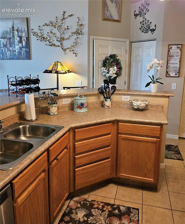 Image 8 of 24: Kitchen