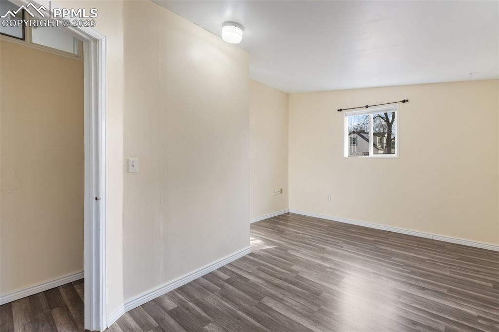 Image 21 of 37: Bedroom