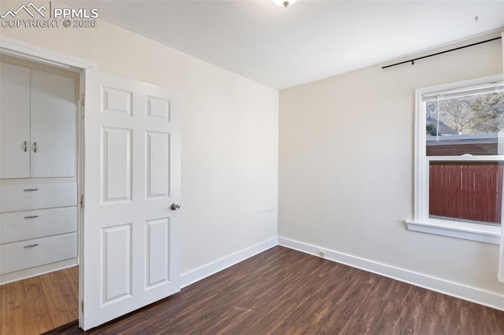 Image 25 of 37: Bedroom