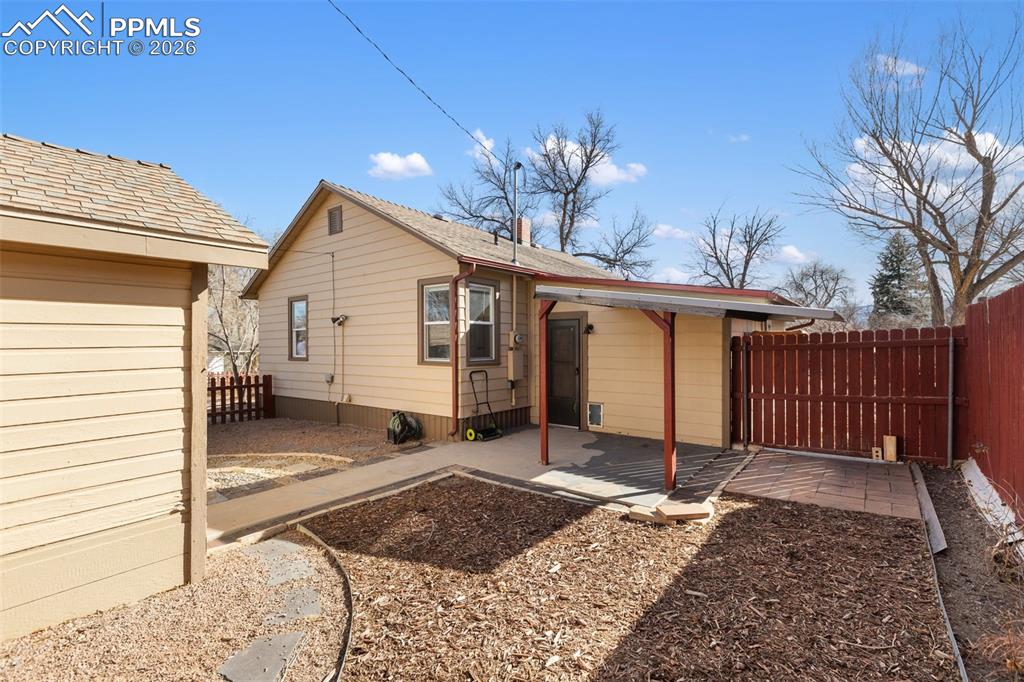 Image 7 of 37: Back of Structure