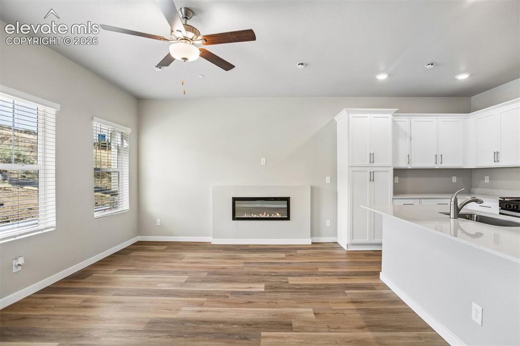 Image 12 of 20: Kitchen