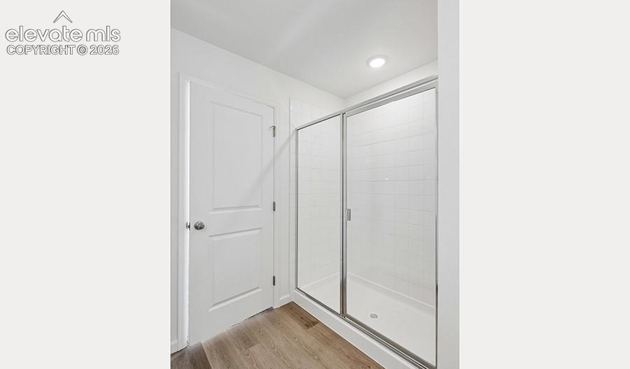 Image 18 of 26: Bathroom