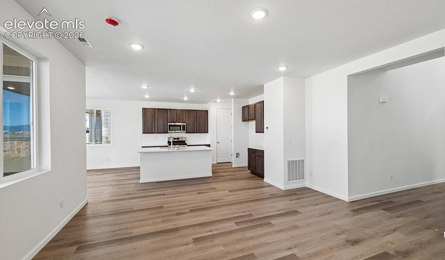 Image 8 of 26: Kitchen