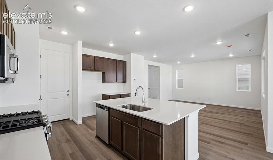 Image 9 of 26: Kitchen