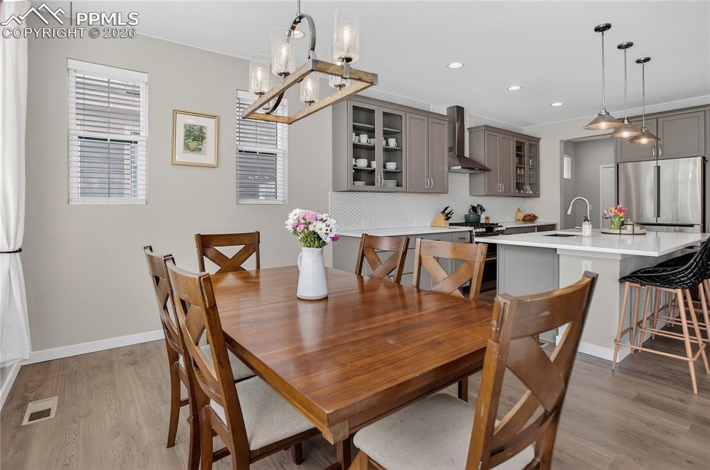 Image 12 of 47: Dining Area