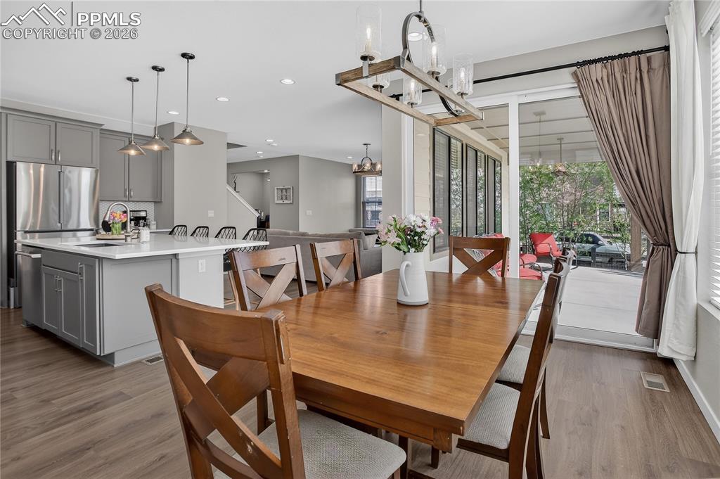 Image 13 of 47: Dining Area