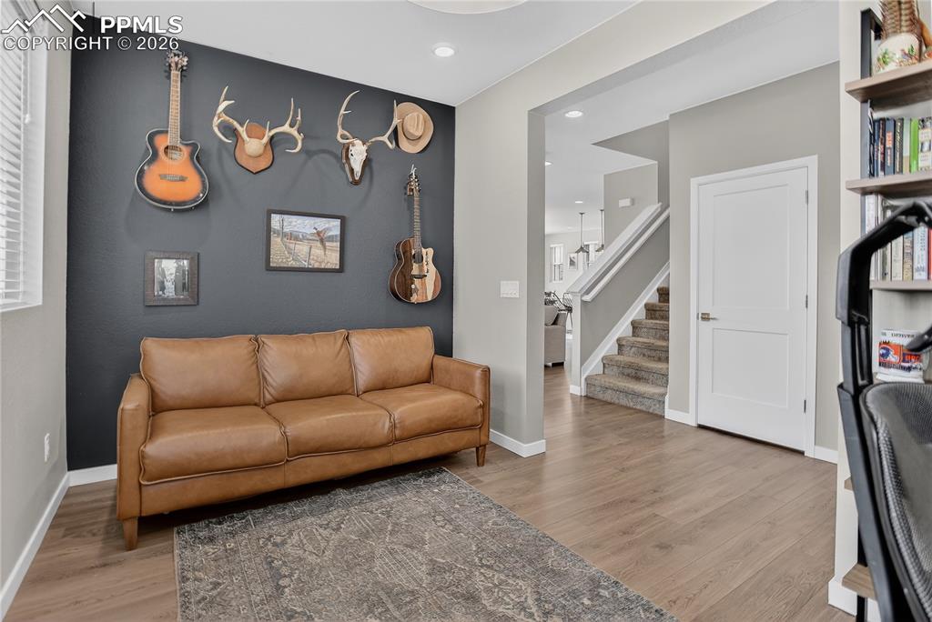 Image 20 of 47: Living Room