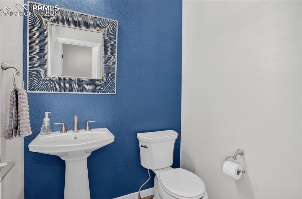 Image 21 of 47: Bathroom