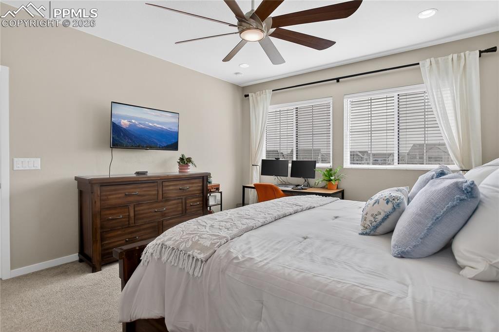 Image 26 of 47: Bedroom