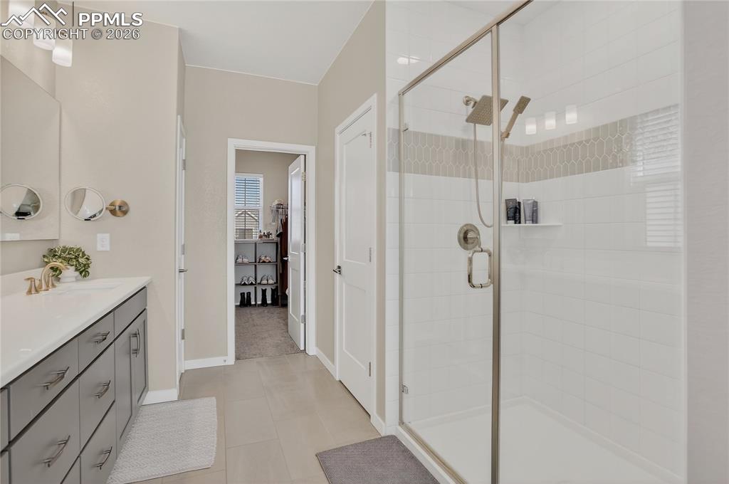 Image 28 of 47: Bathroom