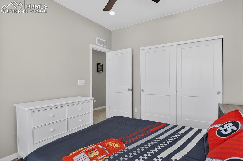 Image 31 of 47: Bedroom