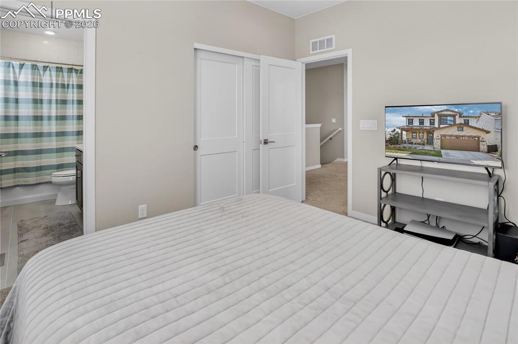 Image 34 of 47: Bedroom