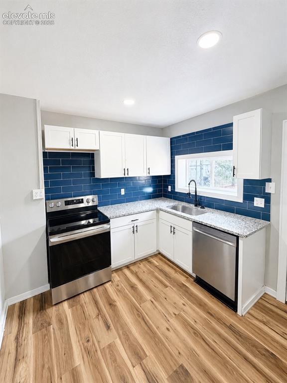 Image 11 of 22: Kitchen
