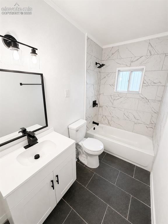 Image 15 of 22: Bathroom