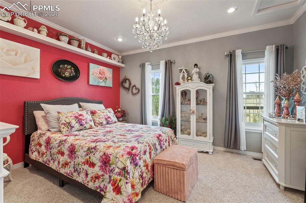 Image 21 of 50: Bedroom