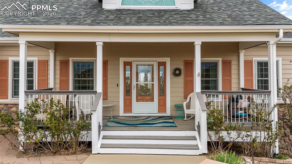 Image 3 of 50: Entry