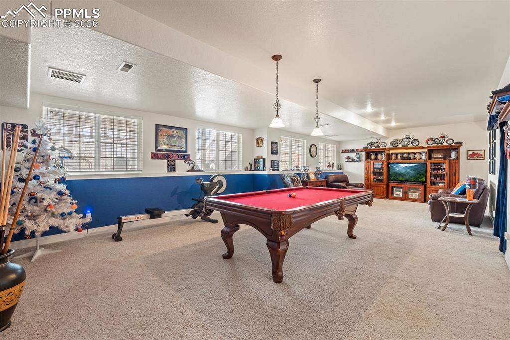 Image 34 of 50: Family Room