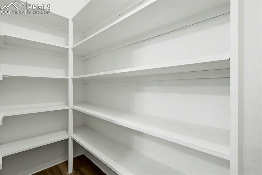 Image 21 of 33: Pantry