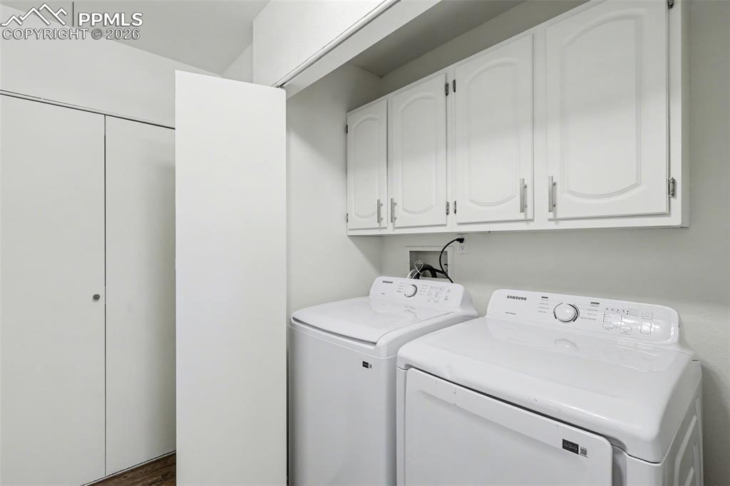 Image 30 of 33: Laundry