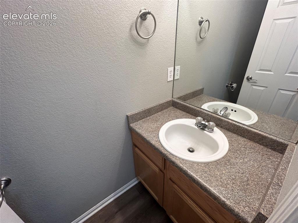 Image 26 of 41: Bathroom