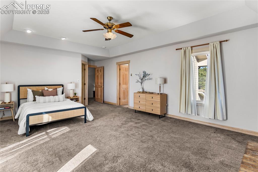 Image 38 of 50: Bedroom