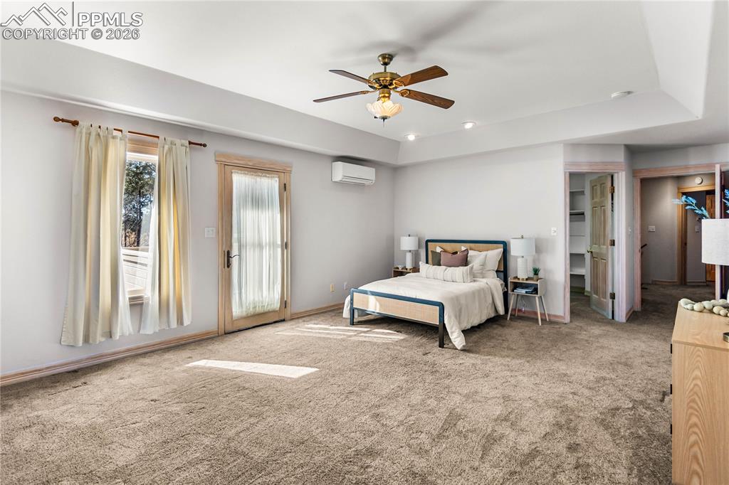 Image 39 of 50: Bedroom