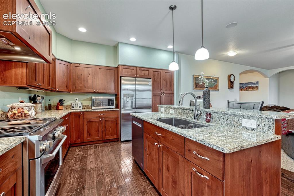 Image 11 of 50: Kitchen