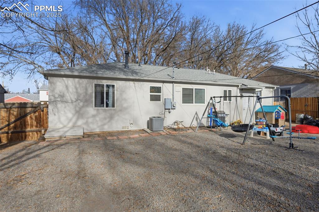 Image 18 of 21: Back of Structure