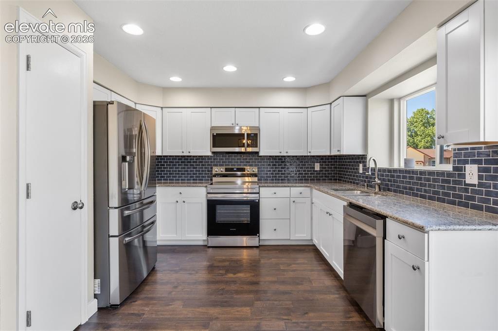 Image 5 of 35: Kitchen w/ All New Appliances