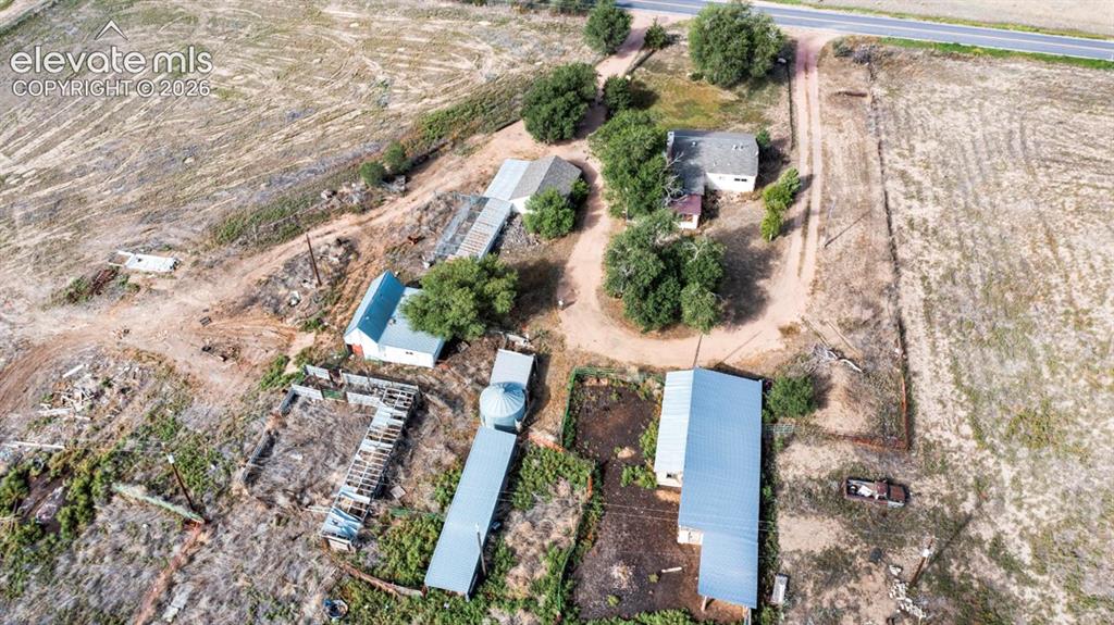 Image 44 of 45: Expansive property